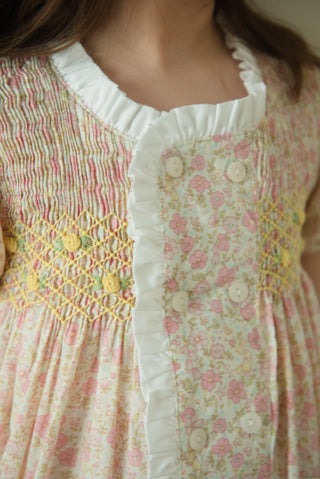 Hibicus - Yellow smocking